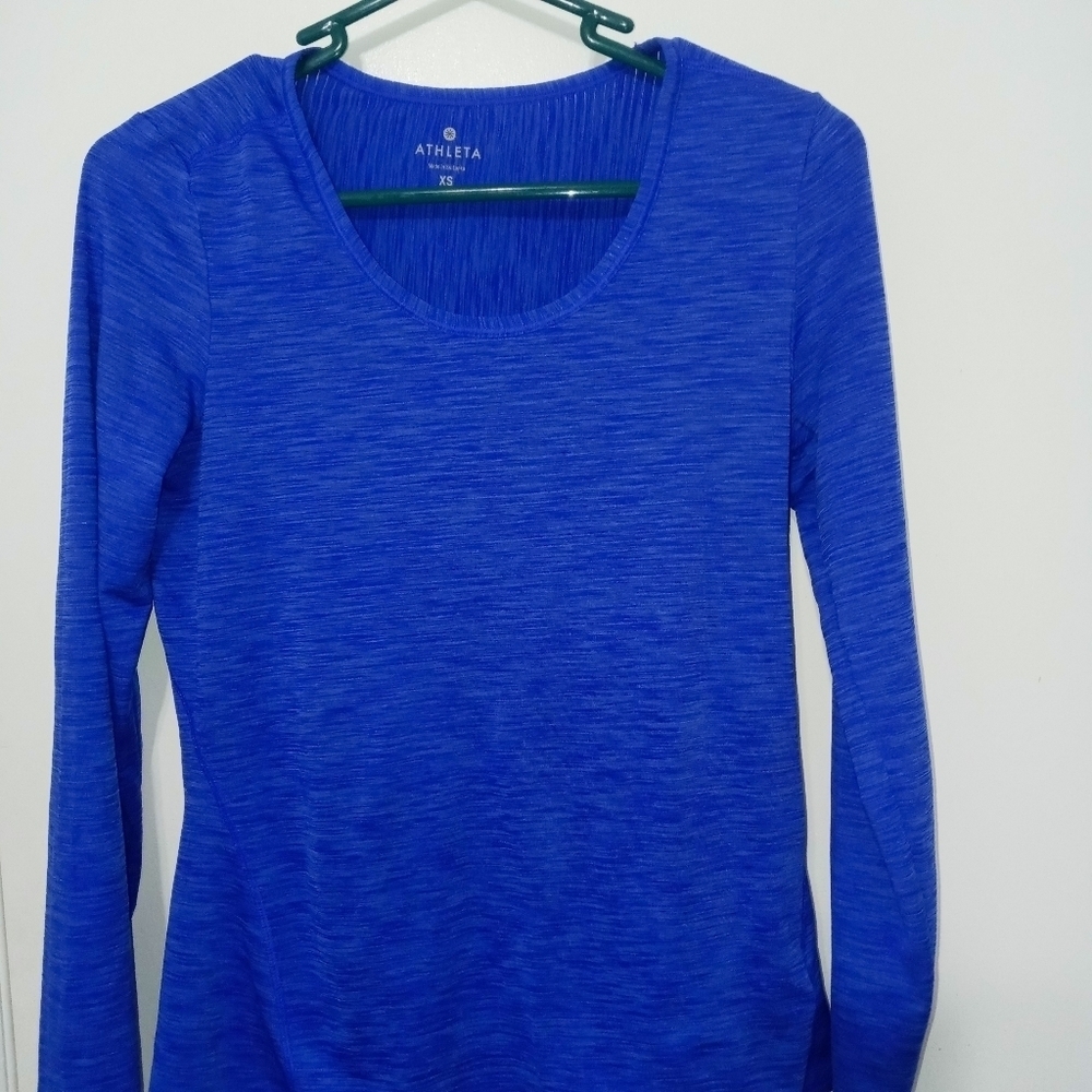 Athleta Ocean Blue Athletic Long Sleeve Shirt Thumb holes at cuff